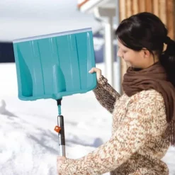 Gardena Sneeuwschop + steel hout><noscript><img width=